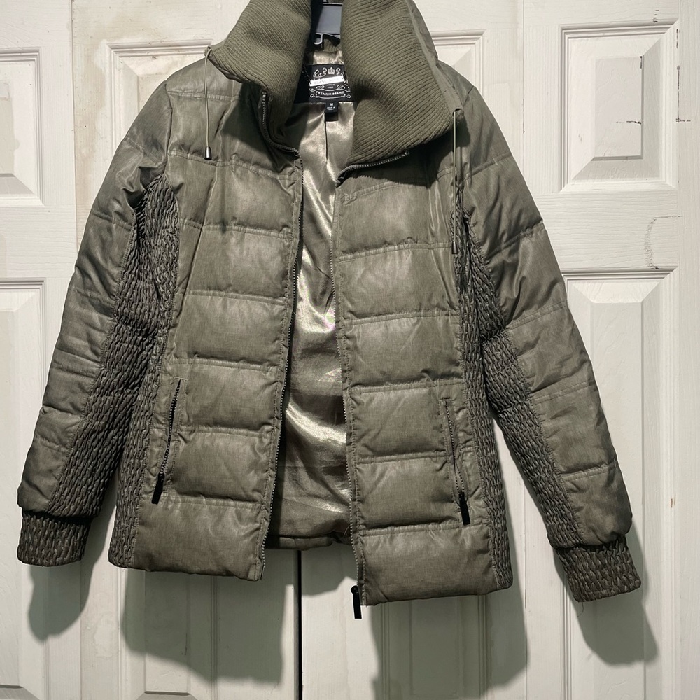 Winter Jacket Size Medium - image 8